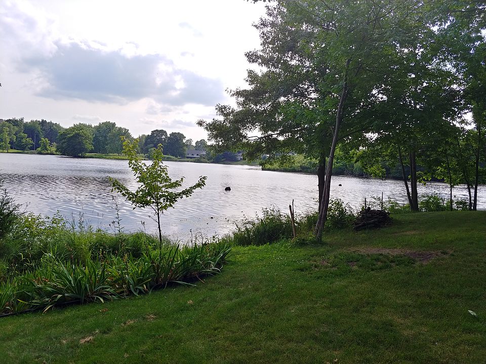 2nd image of 10238 Park Dr