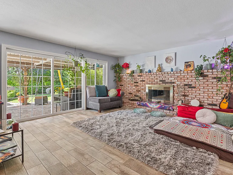 5843 Thor Dr — Photo 32