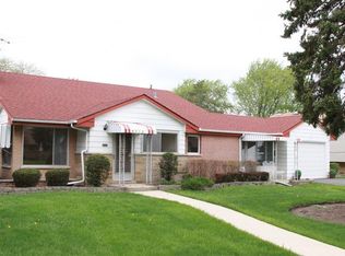 9012 N Chester Ave, Niles, IL 60714