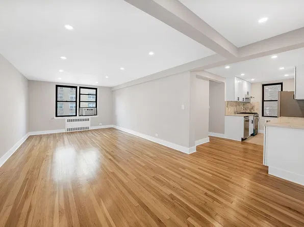 54 E 8th St APT 4J, New York, NY 10003