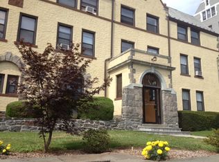 255 Drake Ave APT 10, New Rochelle, NY 10805