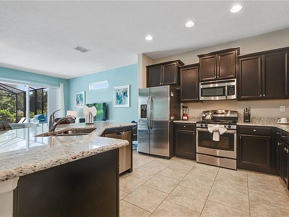 2nd image of 4135 Oaktree Dr