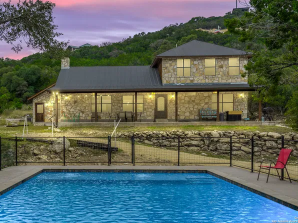 1539 River Road, ConCan, TX 78838