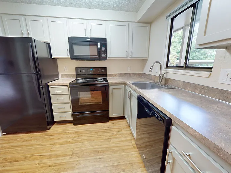Kentfield Townhomes I & II — Photo 3