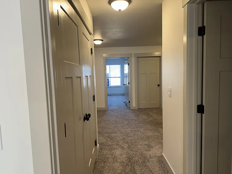 848 E 250 N #1 — Photo 11