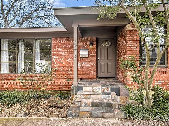 2nd image of 10412 Lake Gardens Dr