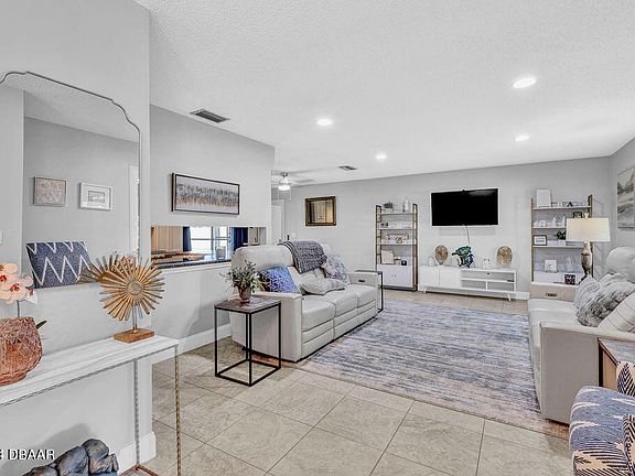 4th image of 7 W Sea Harbor Dr