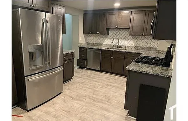 611 Goodman Ave — Photo 10