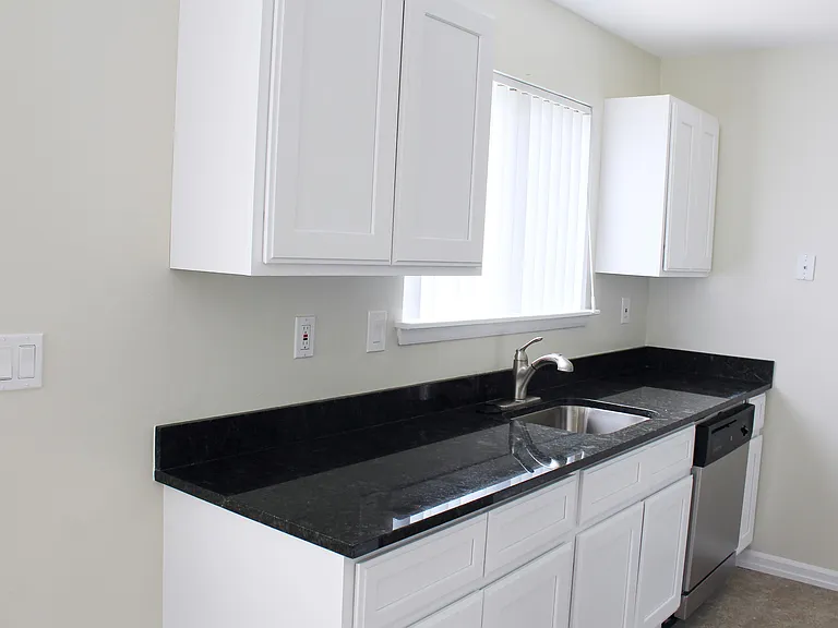 55 Fox Hill Ln — Photo 3