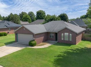 2576 N Indian Oaks Dr, Fayetteville, AR 72704