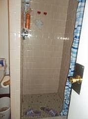 4th image of 922 Atwells Ave
