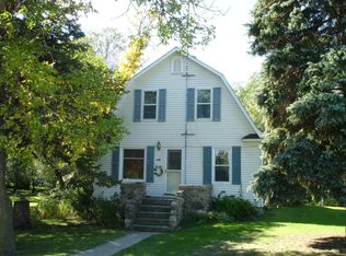 106 4th St N, Berlin, ND 58415
