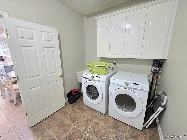 607 Forest Trl — Photo 11