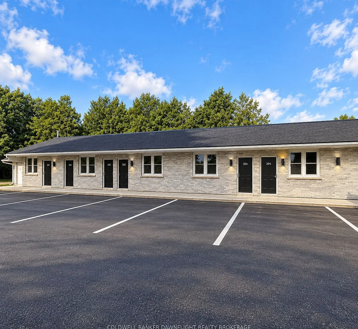 77575 London Rd — Photo 1