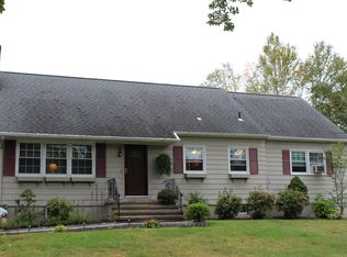 9 S Mountain Rd, Brookfield, CT 06804