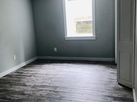 5th image of 1424 Jewett Ave #1