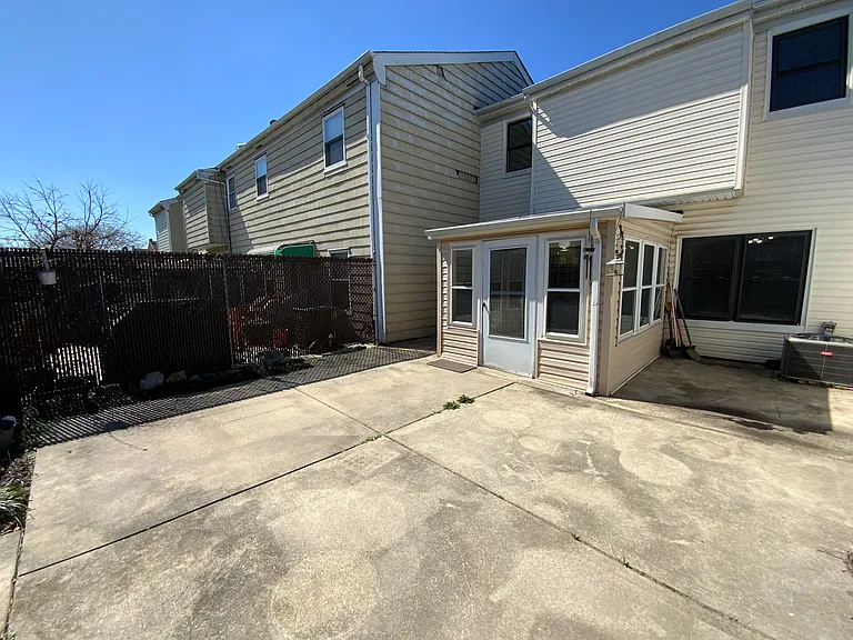 8422 Madison Pl — Photo 104