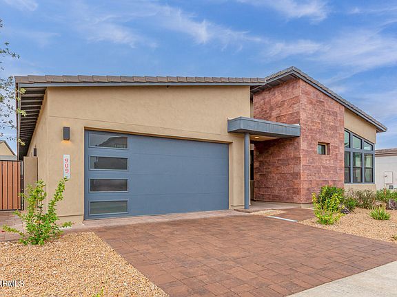 3rd image of 909 E BUIST Avenue