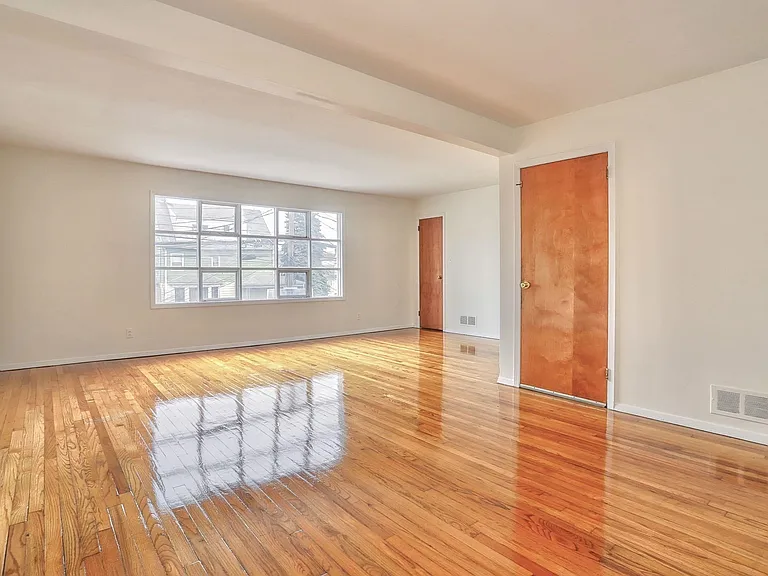 502 Avenue E #2 — Photo 3