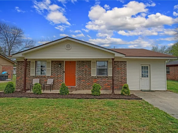 1505 S Boston Pl, Russellville, AR 72801