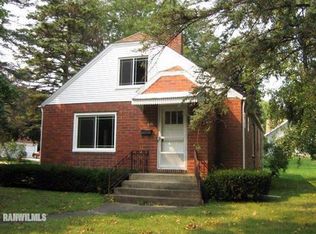 1136 W Harrison St, Freeport, IL 61032