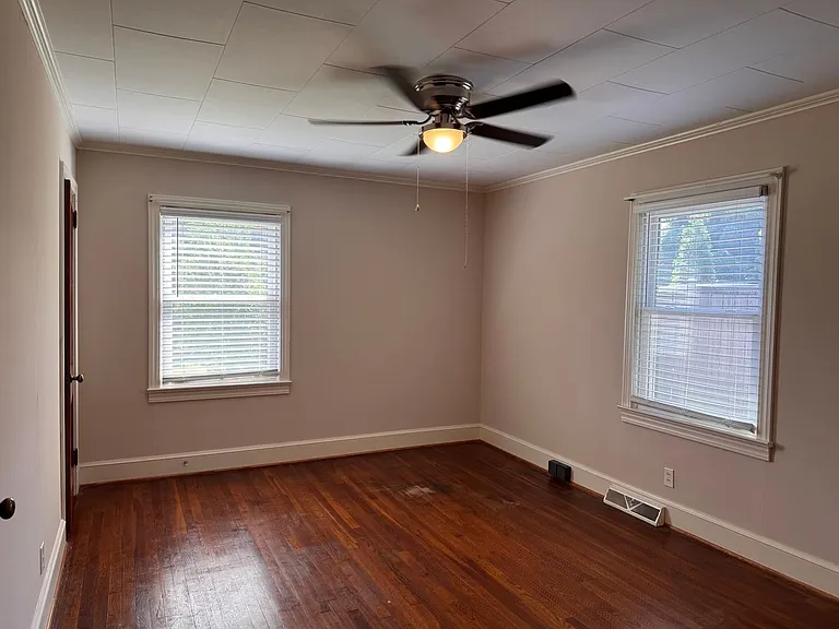 963 S Cox St — Photo 14