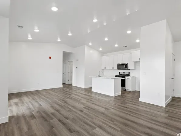 461 W 40 S Unit I-302, Providence, UT 84332