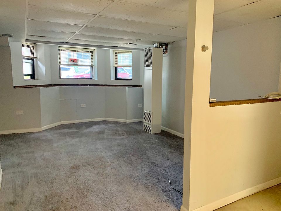 2nd image of 3638 N Seeley Ave #1F
