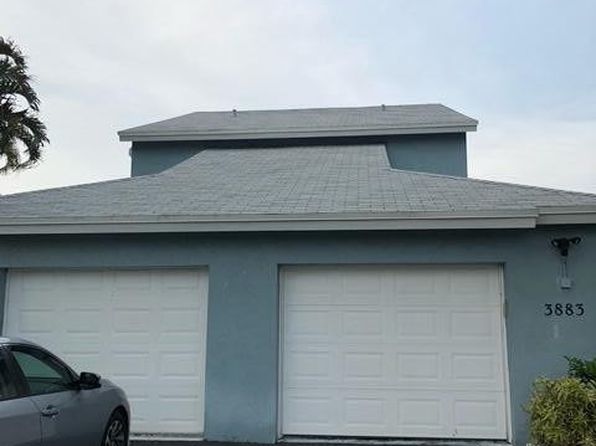 3883 Island Club Cir