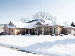 231 E Crossing Meadows Ln, Appleton, WI 54913