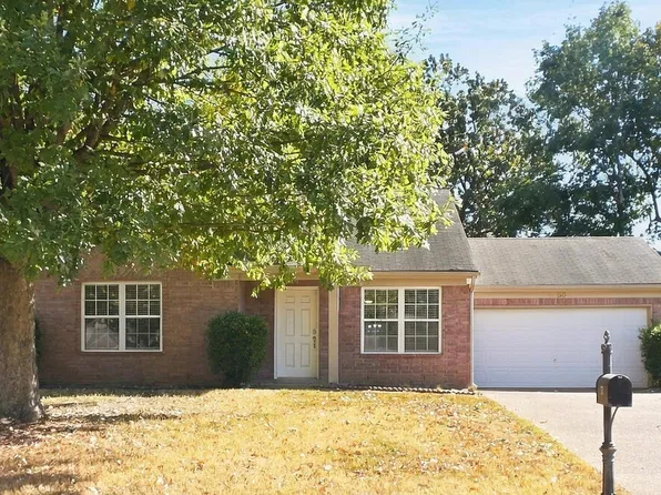 50 Oakland Woods Cv, Oakland, TN 38060