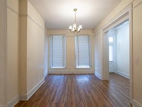 2nd image of 418 Queen St #418