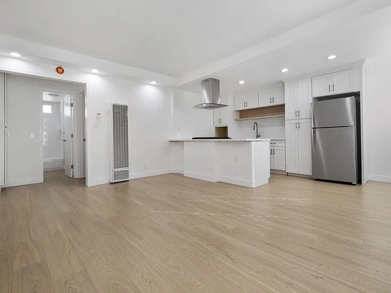 Arlington Square Apartments — Photo 22