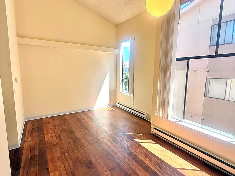 4259 8th Ave NE #3 — Photo 9
