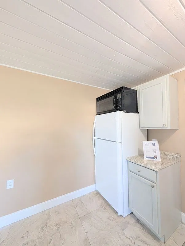 1 bed, 1.0 bath, 476 sqft, $1,095 — Photo 4