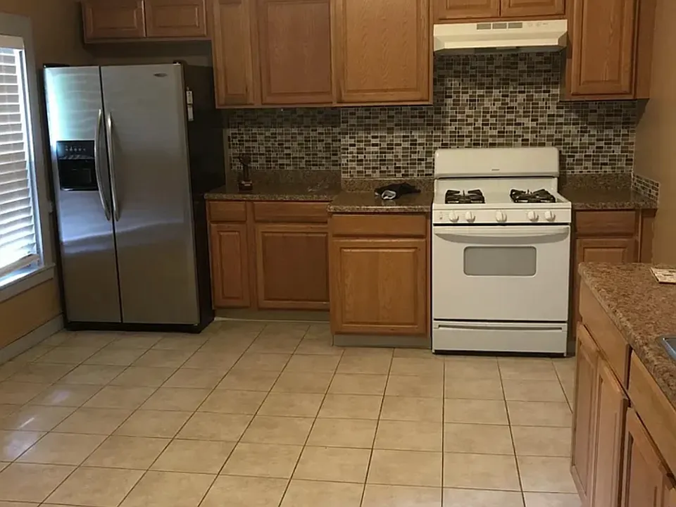 37 Taylor Ave #2