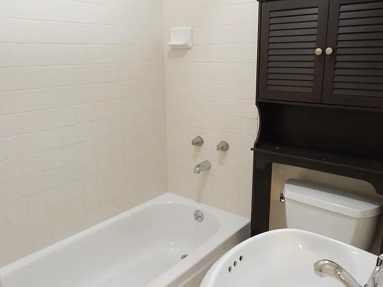 809 E Tujunga Ave — Photo 19
