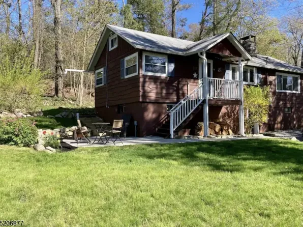 108 Hillside Rd, Vernon Twp., NJ 07422