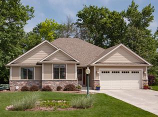 8738 Shady Oak Trl, Racine, WI 53406