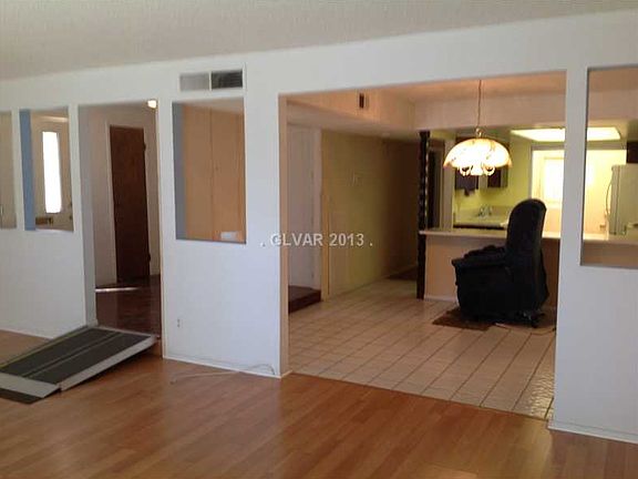 3rd image of 3741 Fairlawn Ave