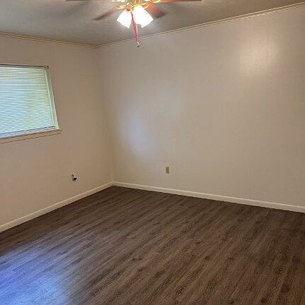 4th image of 801 Calvin St #D