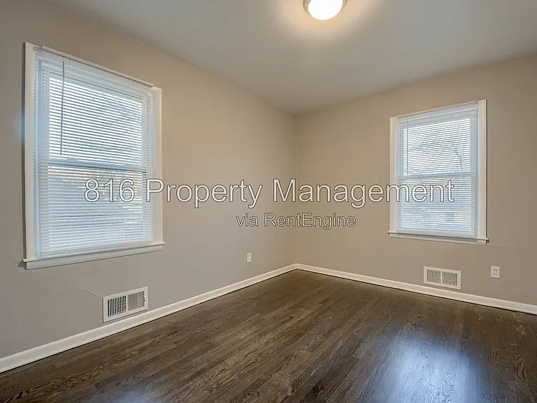 8710 Kentucky Ave — Photo 17