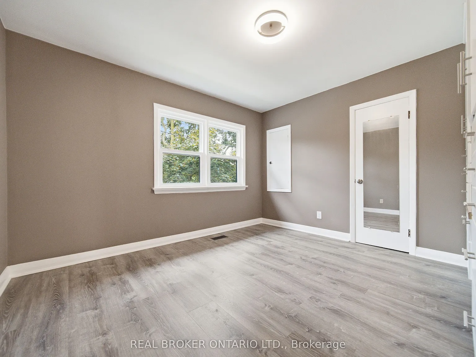 3 bed, $2,200 — Photo 4