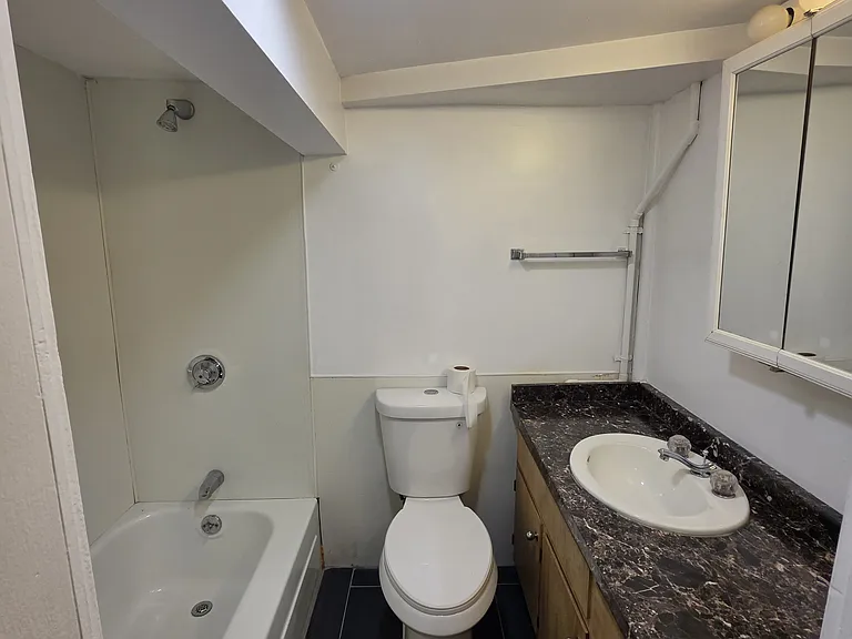 35 Baltimore St #B — Photo 3