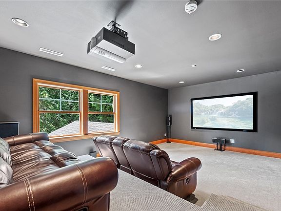 Movie room (shared)