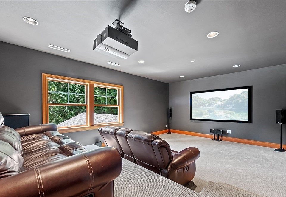 Movie room (shared)