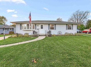 927 Reichow St, Oshkosh, WI 54902