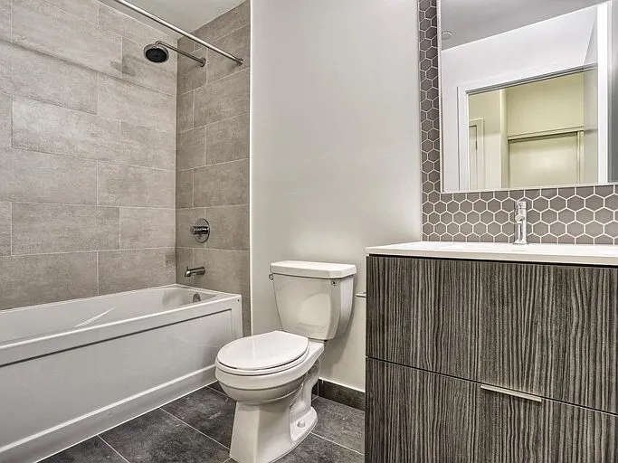 2520 Eglinton Ave W #1422 — Photo 7