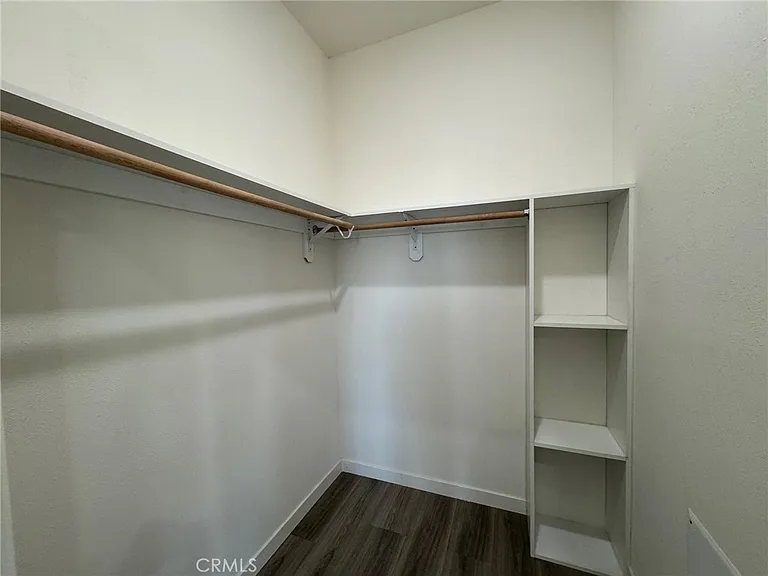 209 1/2 N Serrano Ave — Photo 14