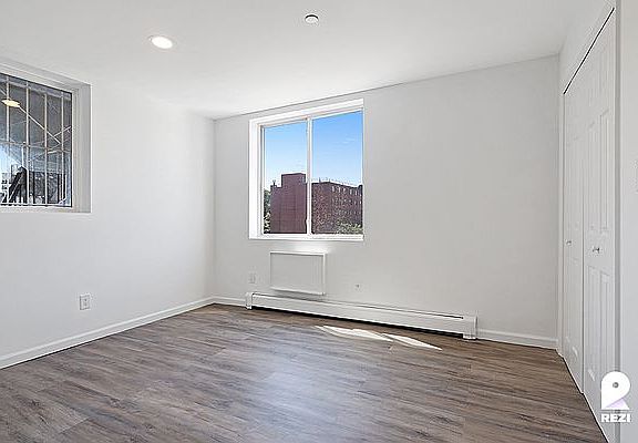4th image of 385 Vernon Ave APT 4B
